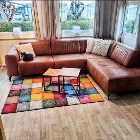 Olive Im Park De Veerstal Chalet Lathum