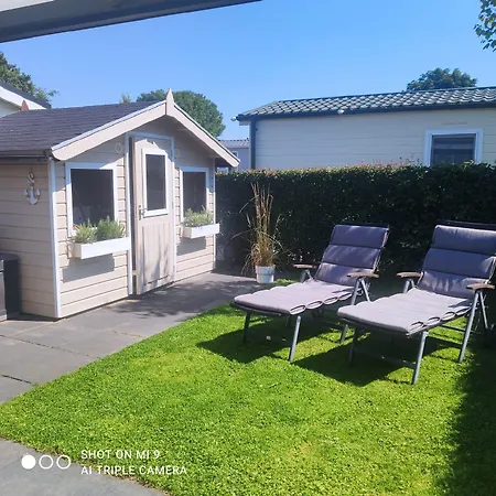 Olive Im Park De Veerstal Chalet *