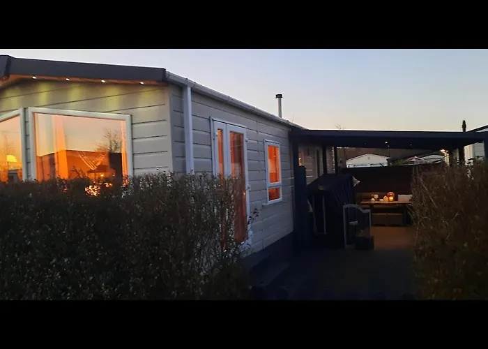 Olive Im Park De Veerstal Chalet