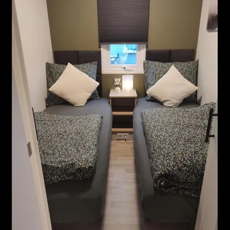 Olive Im Park De Veerstal 木屋 *