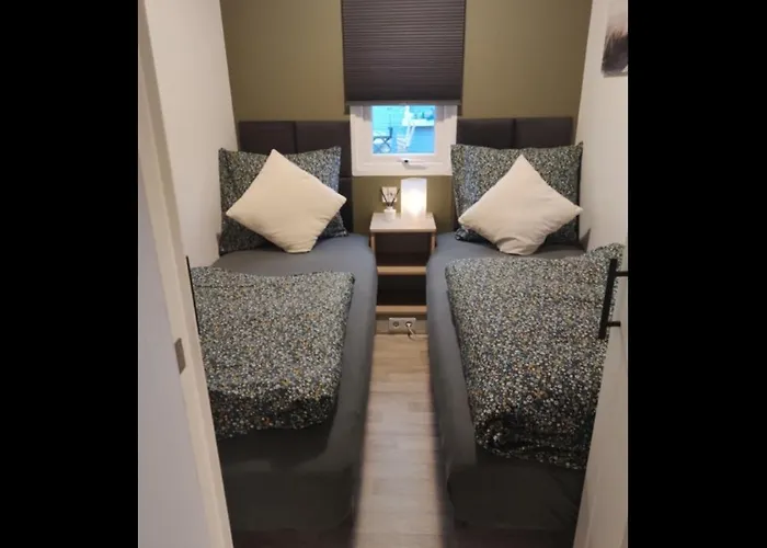 Olive Im Park De Veerstal シャレー *